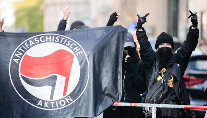 [Bild: register-antifa700-696x398.jpg]