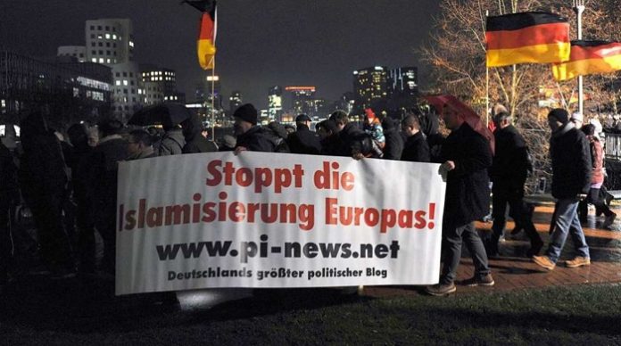 Wird es eine Rehabilitierung der BILD und der Bundesregierung an PI-NEWS, die Bürgerbewegung Pax Europa und an alle Islamkritiker, die schon seit 20 Jahren über die Islamisierung Europas und den damit importieren Judenhass aufklären, geben?