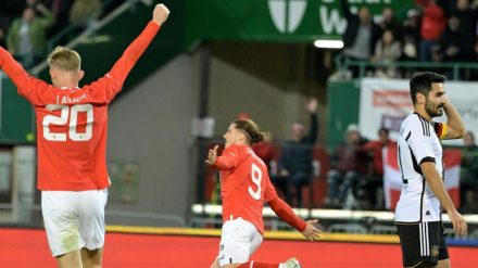 Selbst bei Fußball ist die deutsche Multikulti-Mannschaft nach der 0:2-Niederlage am Dienstag in Wien mittlerweile auf verlorenem Posten gegen Österreich.