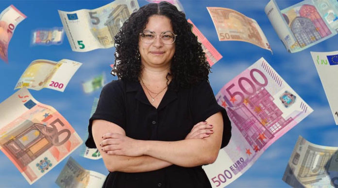 Die stellvertretende Bundesvorsitzende der SPD-Nachwuchsorganisation, Sarah Mohamed, fordert ein Grunderbe von 60.000 Euro für alle über 18-Jährigen in Deutschland – unabhängig vom Aufenthaltsstatus. Finanziert werden soll das mit einer Erbschaftssteuer.