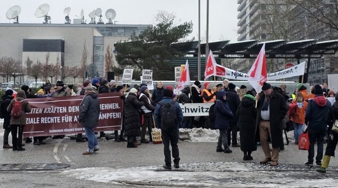 Die üblichen Verdächtigen demonstrierten am Freitag in Hamburg gegen den Besuch der Desiderus-Erasmus-Stiftung im NDR-Funkhaus.