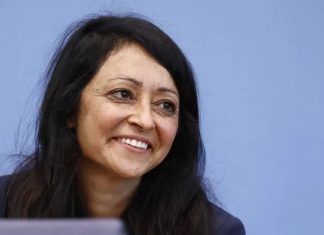 „Die Sabotage des Meinungsbildungsprozesses muss unter Strafe gestellt werden", meint die iranisch-stämmige Berliner Senatorin für Justiz und Verbraucherschutz, Felor Badenberg.