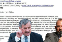 Marek Klimanski (r.), Chefreporter der Pforzheimer Zeitung, überschreitet die Grenze vom Journalisten zum politischen Aktivisten und der Fraktionsvorsitzende der FDP im Stuttgarter Landtag, Dr. Hans-Ulrich Rülke (l.), lässt sich dies gerne gefallen.