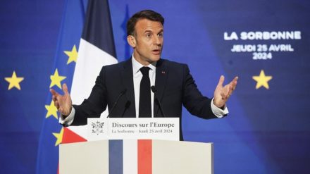 "Unser Europa heute ist sterblich, es kann sterben, und das hängt allein von unseren Entscheidungen ab", sagte Macron am Donnerstag in einer Grundsatzrede an der Pariser Sorbonne-Universität.