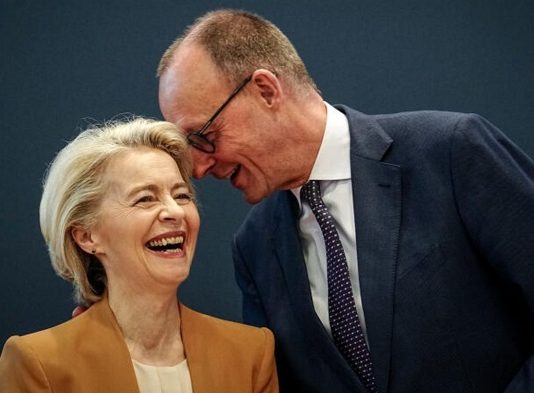 Ein Herz und eine Seele: Dass die Merz-CDU in Deutschland mit einer solch dubiosen Kandidatin wie Ursula von der Leyen in die Wahl geht, zeigt deren moralischen Verfall.