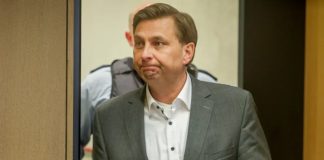 Der SPD-Politiker Daniel Wolski missbrauchte Teenager, konsumierte übelste Kinderpornos und schickte Nacktfotos an Kinder. Das Gericht schickte ihn dafür jetzt drei Jahre und sechs Monate in Haft.