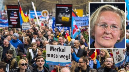 Kann die massiven Proteste der Bürger gegen Merkel gut nachvollziehen - Ex-DDR-Bürgerrechtlerin Angelika Barbe (Foto r.).