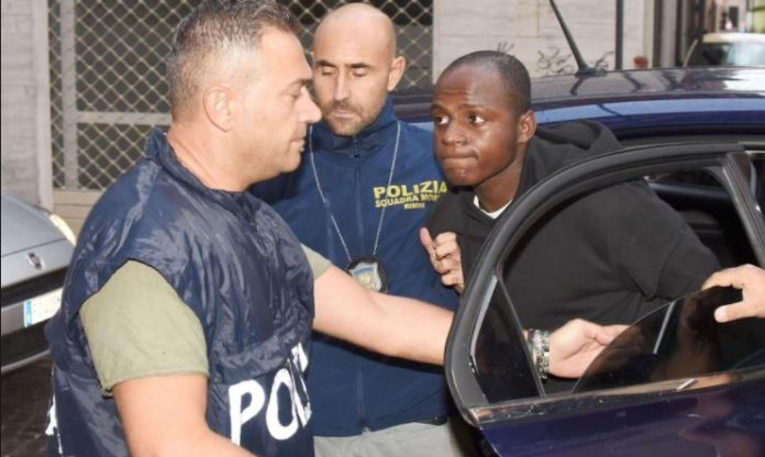 Der Kongolese Guerlin Butungu nach seiner Verhaftung.