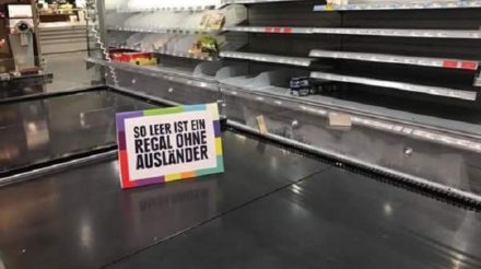 Der "Kampf gegen Rechts" kennt keine Grenzen - jetzt beteiligen sich auch Supermärkte wie Edeka in Hamburg daran.