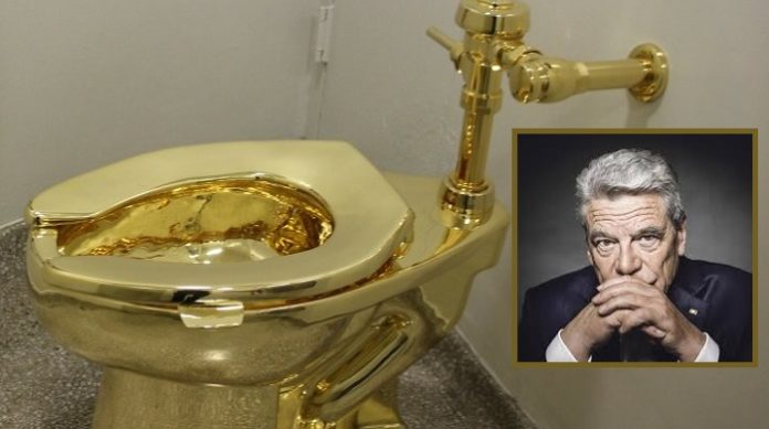 So ein Gold-Klo wie hier bei Guggenheim in NY hat Gauck natürlich nicht, die Kosten für seinen Lokus im Reichstag sind aber ähnlich goldig...