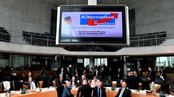 Die neue AfD-Bundestagsfraktion zeigt sich geschlossen: 93 Bundestagsabgeordnete kamen am Dienstag vollzählig zur konstituierenden Fraktionssitzung.