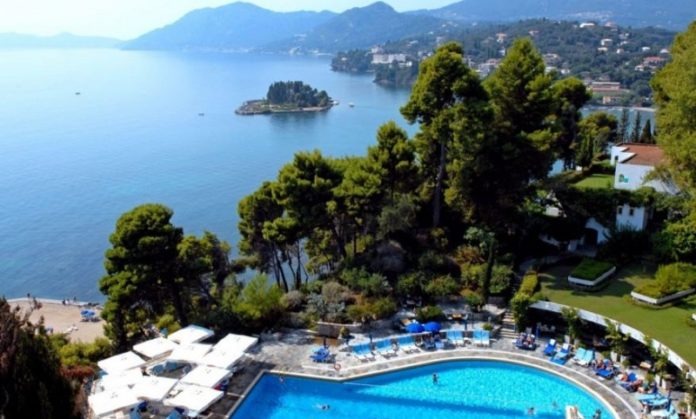 Blick vom Corfu Palace Hotel.