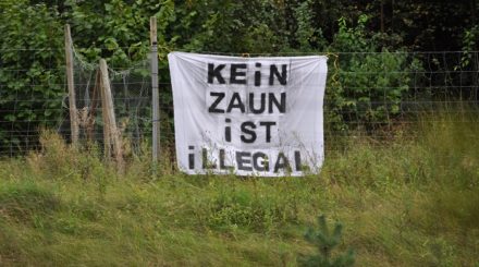 Protest-Plakat an der B 22 kurz vor Bayreuth.