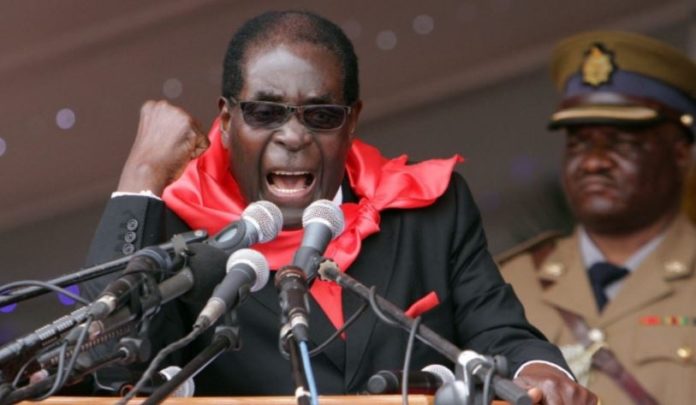 Robert Mugabe (93), Massenmörder und Präsident von Simbabwe.