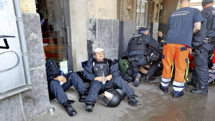 Geopfert für einen Gescheiterten Staat: Verletzte Polizisten am Rande der G20-Krawalle in Hamburg.