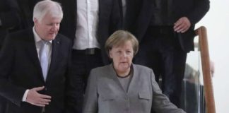 Horst Seehofer (CSU) und Angela Merkel (CDU) nach dem Scheitern der Gespräche.